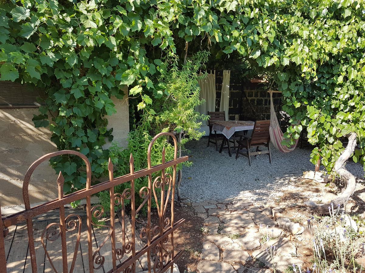 Hemdatya Stone Suites In The Galilee Ilaniya Exterior photo